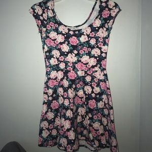 Floral print t-shirt dress